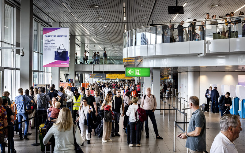 Minder vluchten vanaf Schiphol tot eind maart 2023