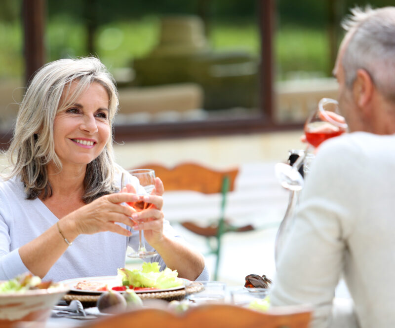 Hierdoor smaakt eten en drinken lekkerder op vakantie