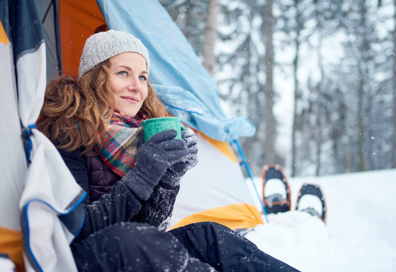 Winterkamperen in de sneeuw