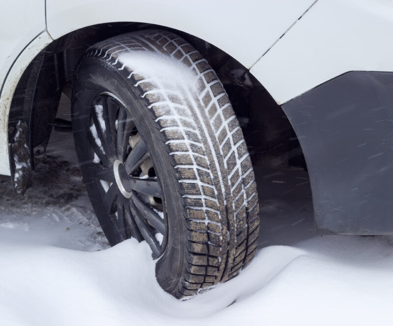 Frankrijk gaat verplichte winterbanden streng handhaven, óók bij doortocht