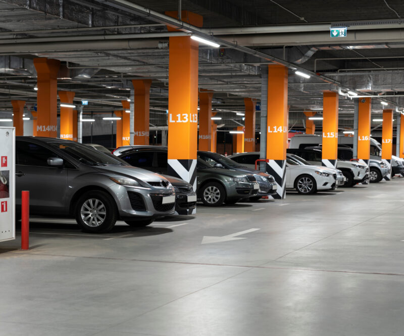 Elektrische auto’s veroorzaken mogelijk instortingsgevaar bij parkeergarages