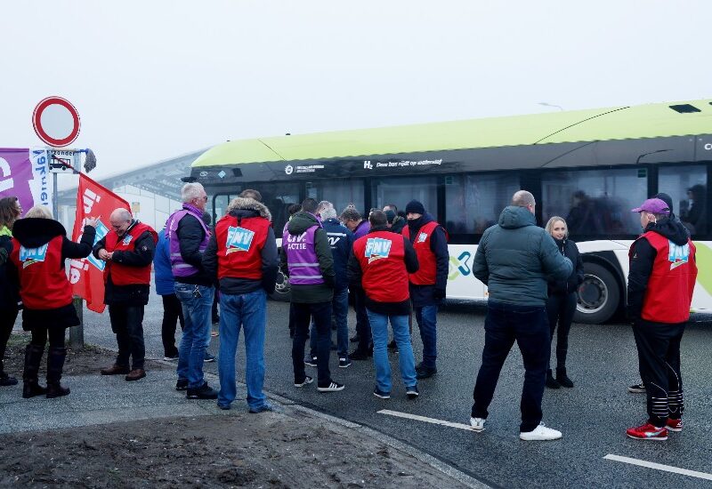 Nieuwe staking in het streekvervoer, maar kan het zijn dat jouw bus of trein wel rijdt?