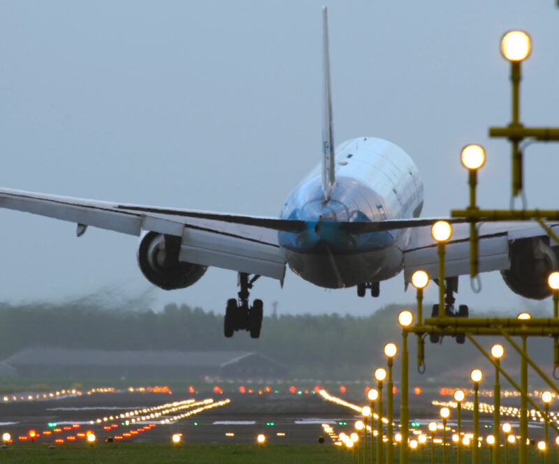 Reizigersbeperking op Schiphol in de meivakantie, zoveel minder mensen kunnen vertrekken