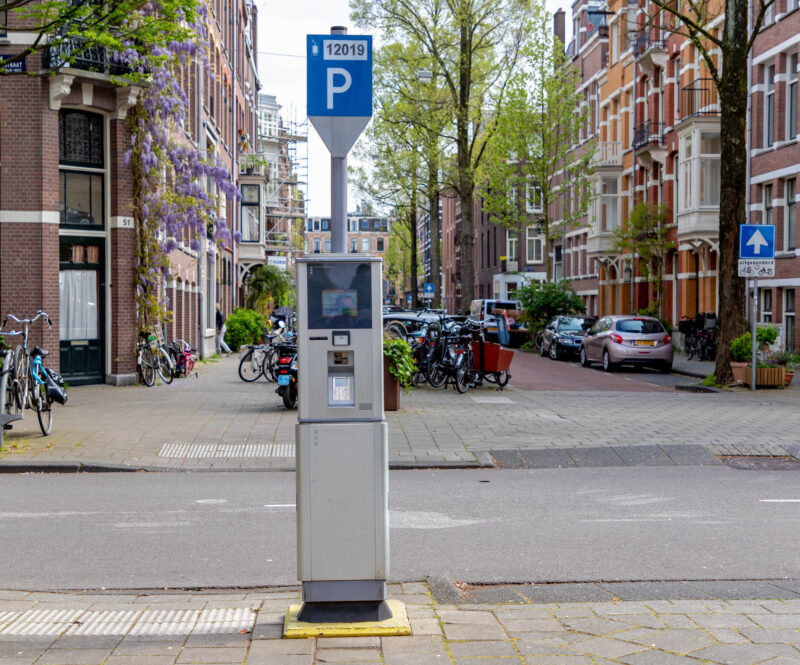 Parkeertarieven fors omhoog in 2023, in deze stad betaal je het meest en minst