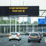 Reis je tijdens de Nationale Herdenking in het verkeer? Zo houd je veilig 2 minuten stilte