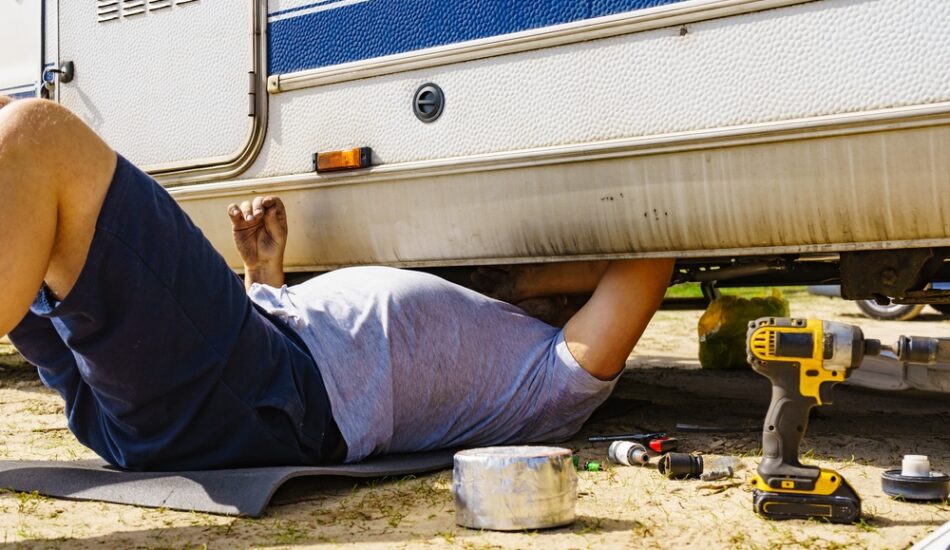 Caravan checken voor de reis - Shutterstock