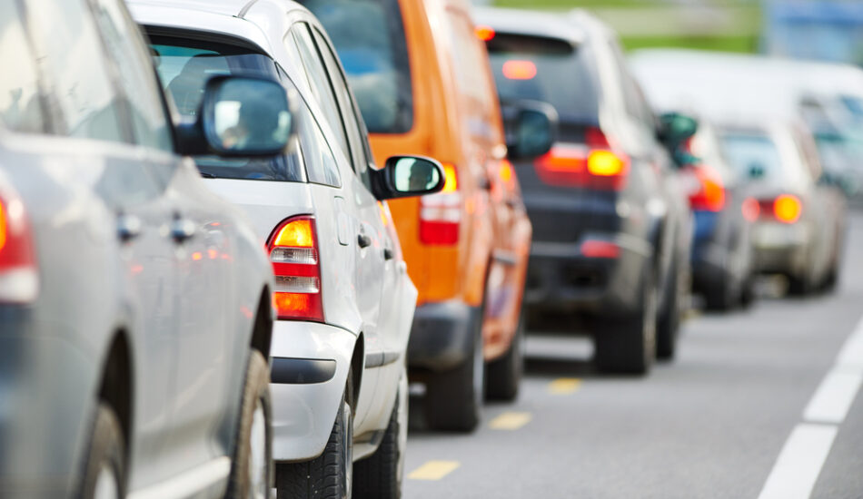 Zwarte zaterdag drukte en file vermijden - Shutterstock