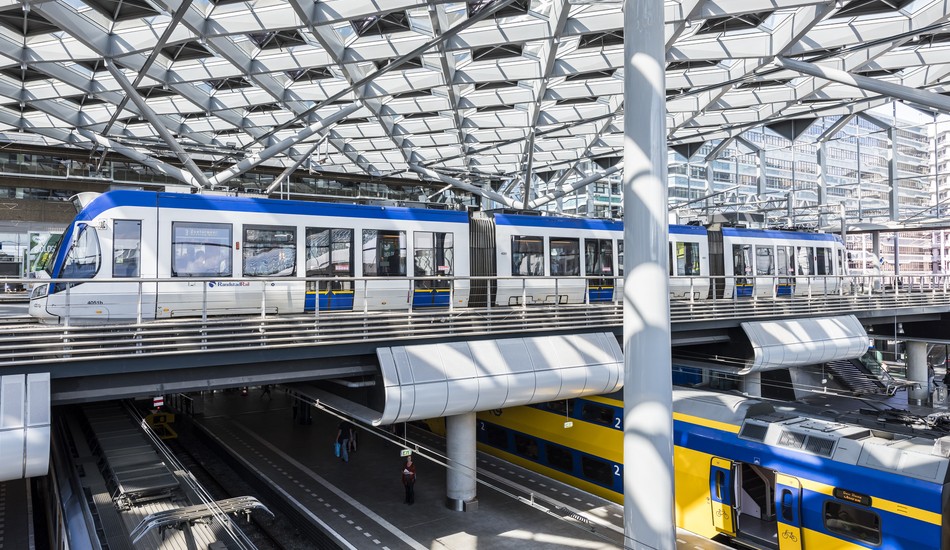 Openbaar vervoer metro tram bus trein 2024