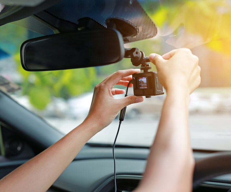 Maak je gebruik van een dashcam in de auto? In deze landen is dat verboden