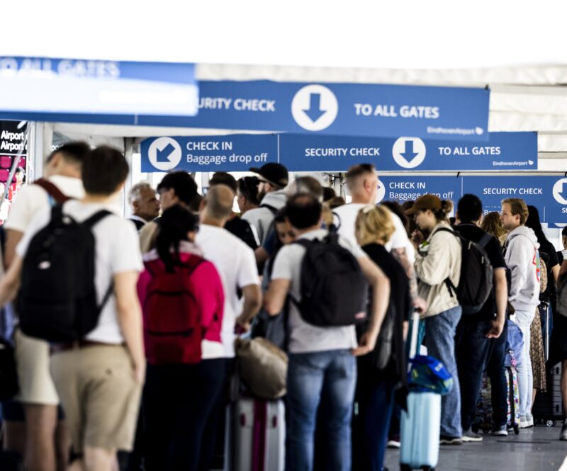 Eindhoven Airport verwacht flinke drukte in de meivakantie: zo ben je goed voorbereid