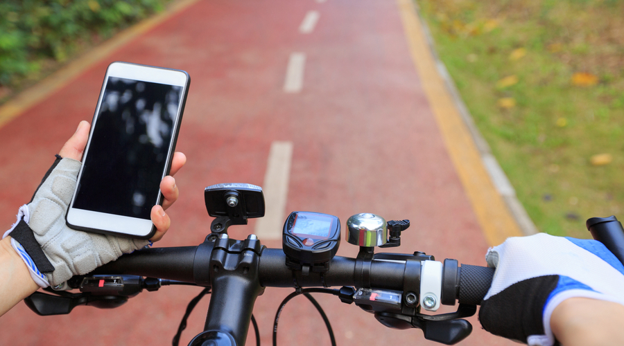 Fietser maakt verkeersovertreding. Hoe werkt het puntensysteem in Duitsland?