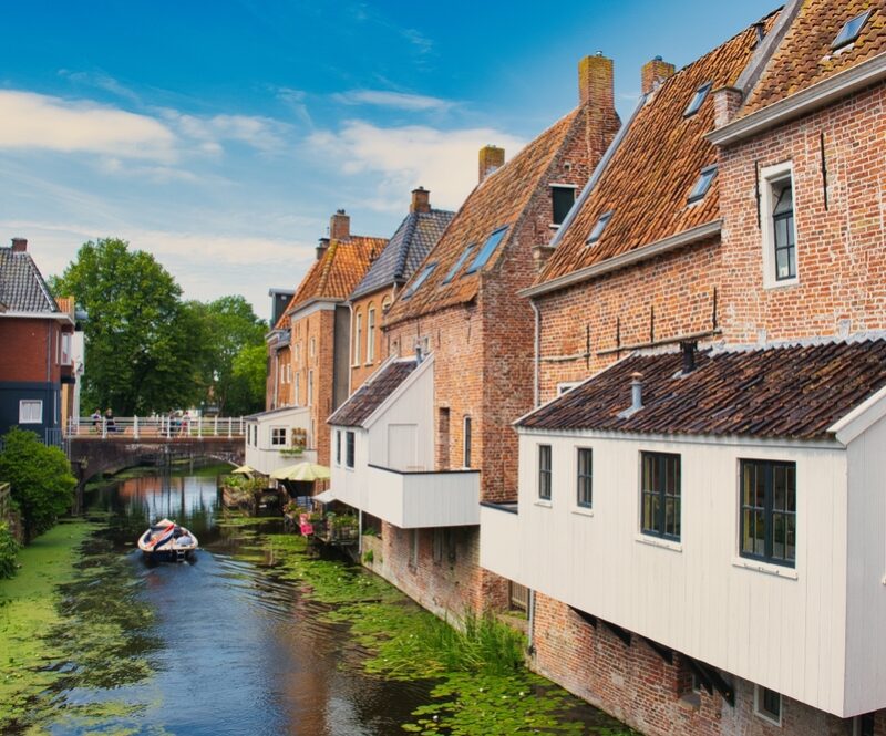 Het Venetië van het Noorden: 6 plaatsen om vanaf het water te ontdekken, zonder Giethoorn-achtige drukte