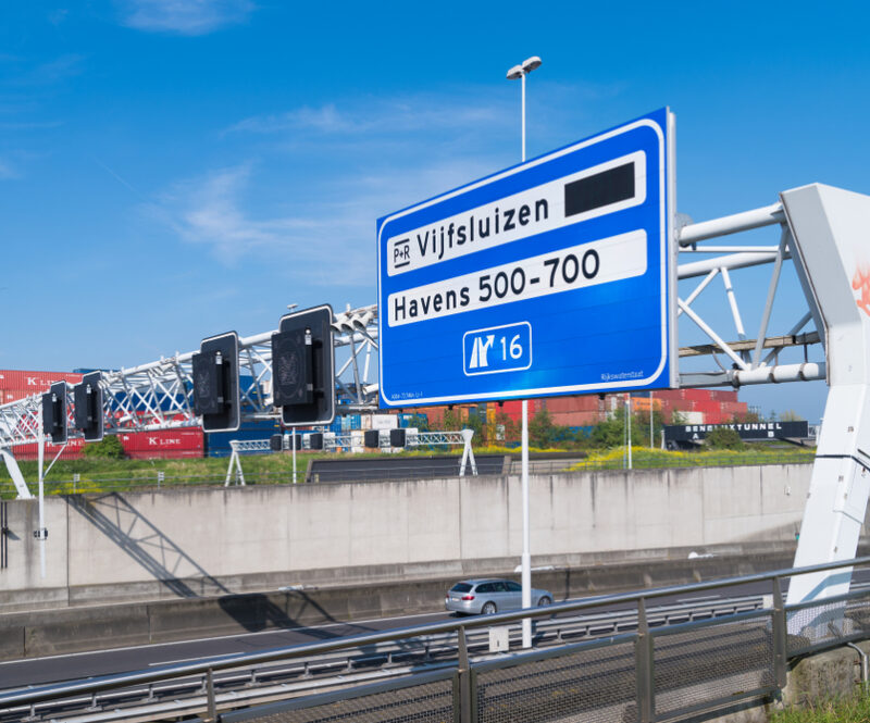 Maximumsnelheid op de A15 bij Rotterdam tot begin december naar 90 kilometer per uur, in de ochtendspits is de limiet zelfs 70